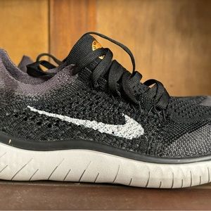 Nike WMNS Free RN Flyknit 2018 (Black/Grey Metallic Gold)